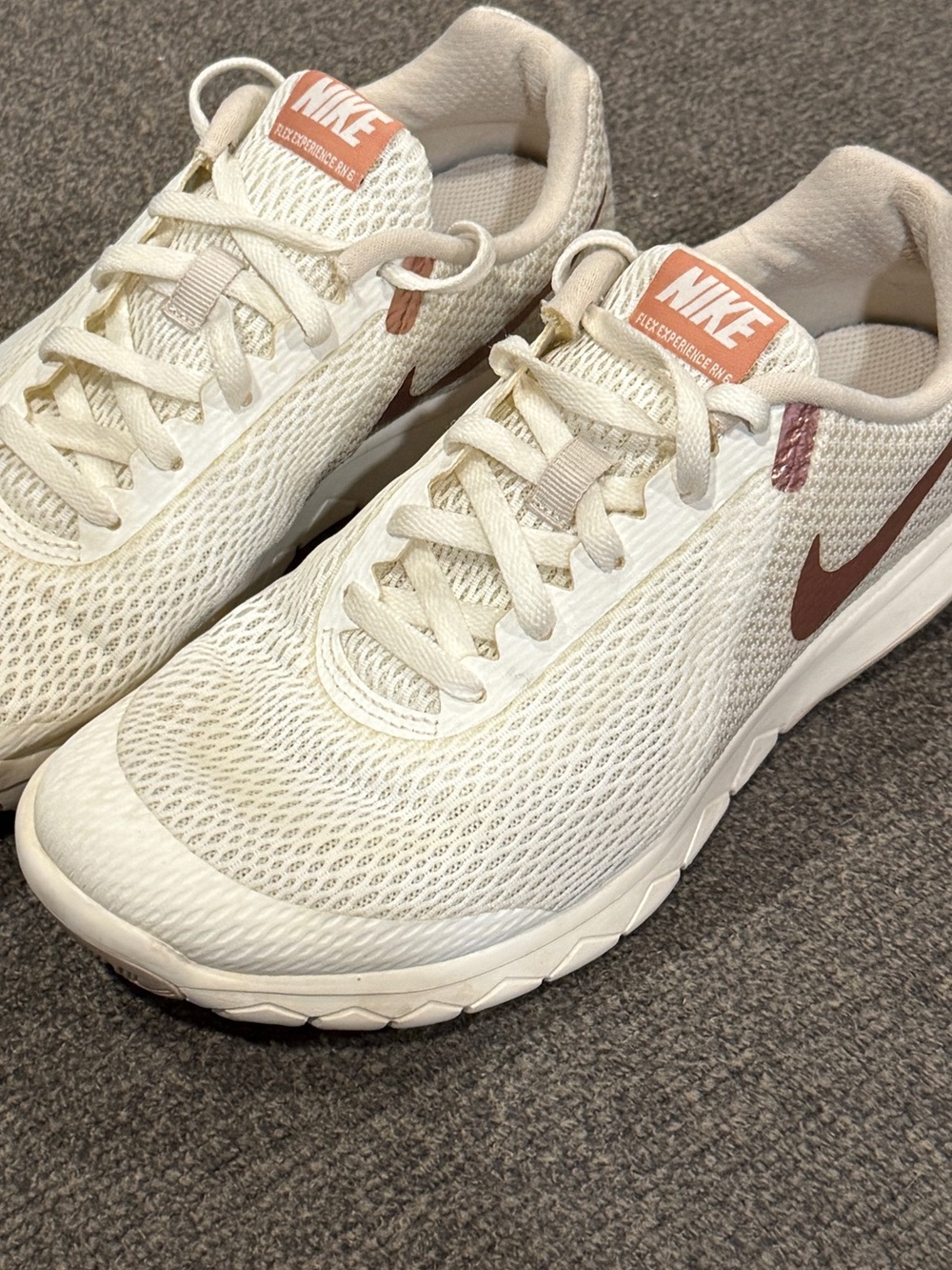 Nike Flex Experience RN 6 'Sail Metallic Rose Gold' running shoes women size 8